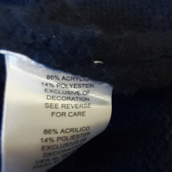 One A Sweater Vest - Picture 8 of 14